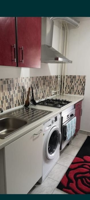 Ofer spre închiriere apartament cu două camere