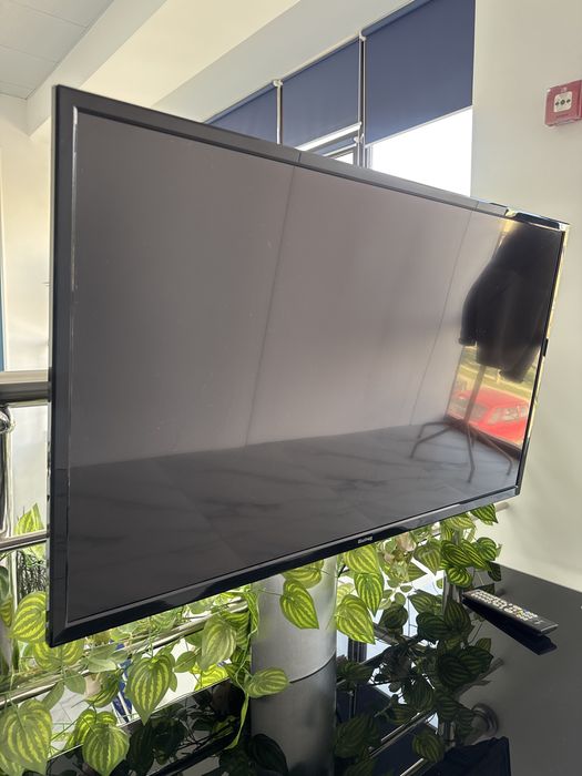 Телевизор с подставкой