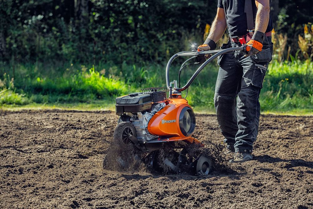 Вспашка огородов мотоблоком