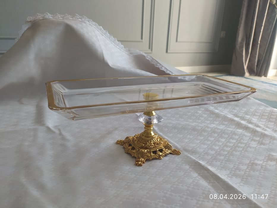 Посуда тортница.