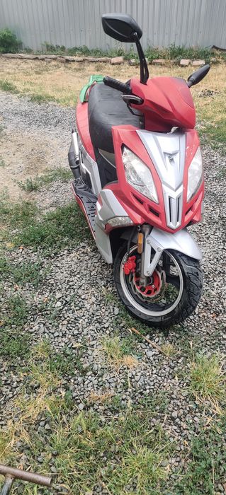 Scuter de 4t 49cc