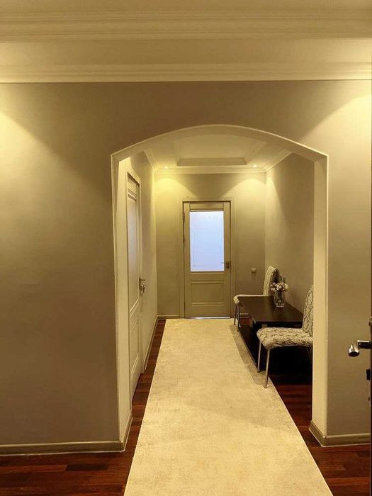 V3506 ПРОДАЕТСЯ3 3/1/4 на: ул Жангох,Ц-15 Ор.р:Абай Карзинка 70м2