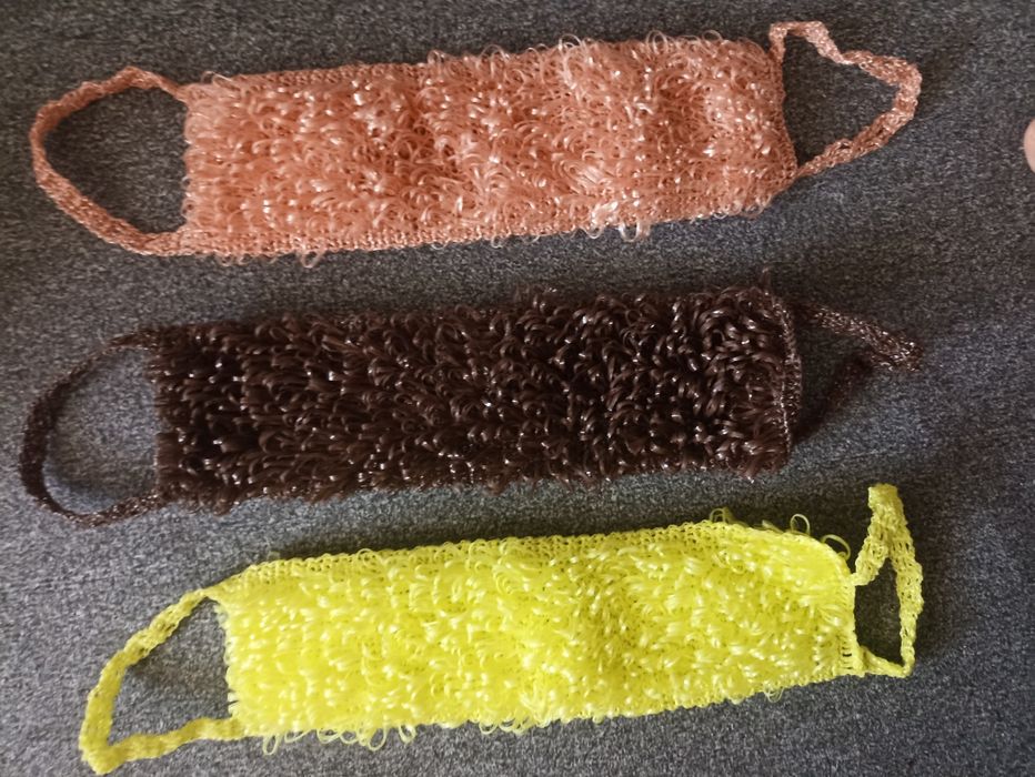 Мочалки разного цвета