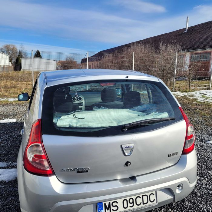 Vand Dacia Sandero 1.4 benzina anul 2008