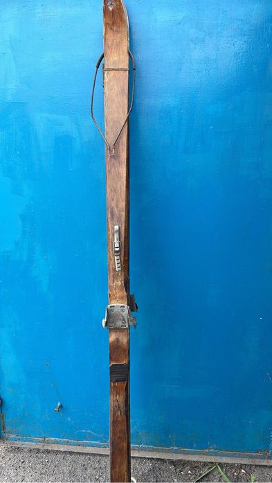 Лыжи старые