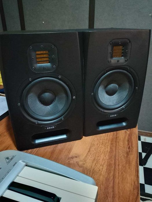 Kalonka ADAM F5 sotiladi studio uchun