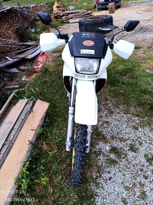 Honda dominator de 500.