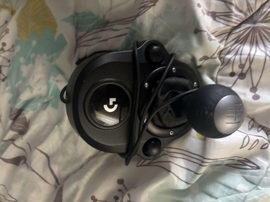 Продавам Logitech g923se
