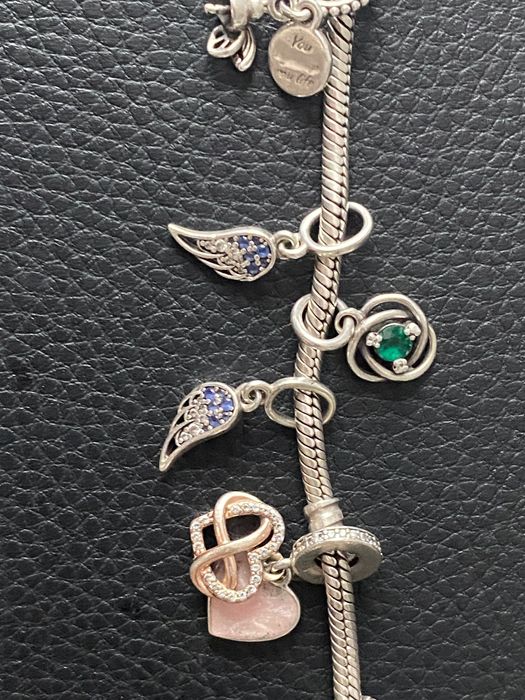 Гривна Pandora с талисмани