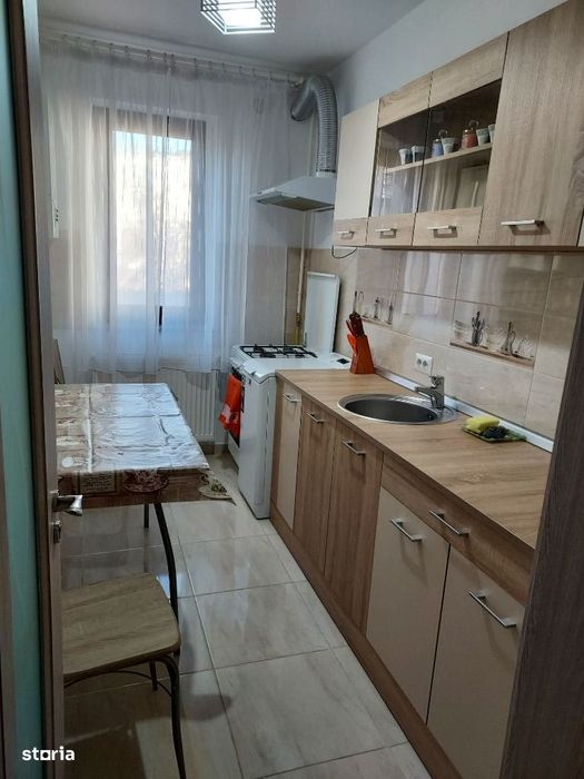 Zamca - 2 camere decomandate si loc de parcare, bloc nou