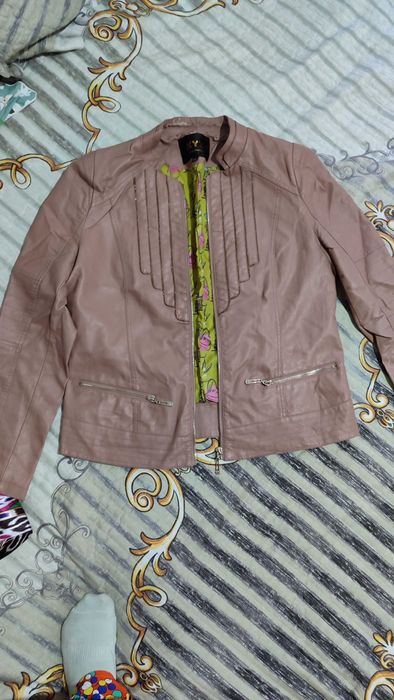 Кожаная куртка женская.