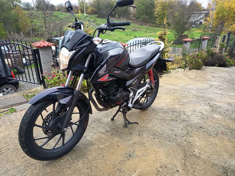 Продавам Honda CB125 F