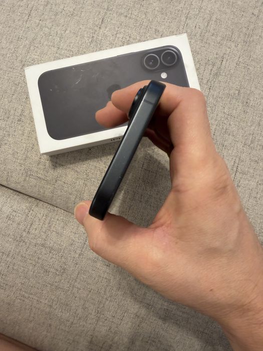 iphone 16 black 128gb baterie 100%, ca NOU