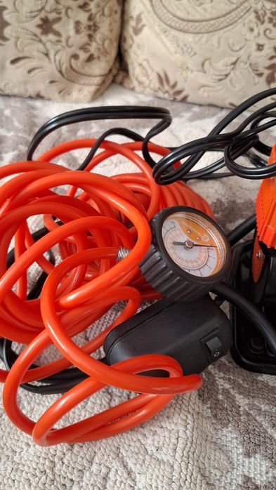 Компрессор для подкачки шин