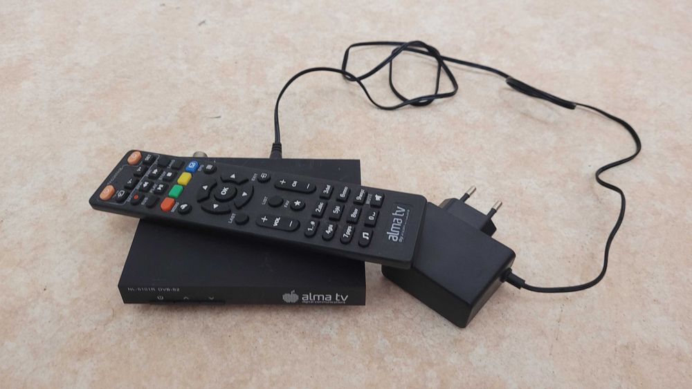 Продам цифровую приставку АЛМА ТВ