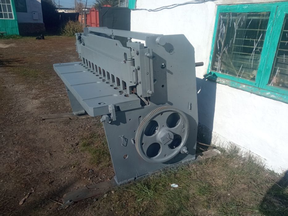 Продам гильотину НГ3316
