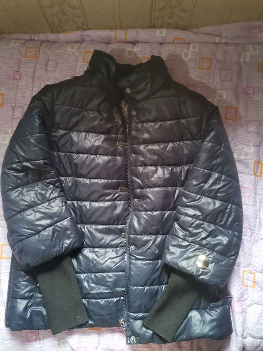 Продаю женские куртки