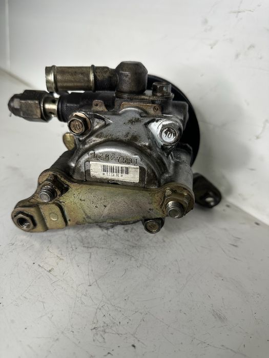 Насос гидроусилителя руля (ГУР) Toyota