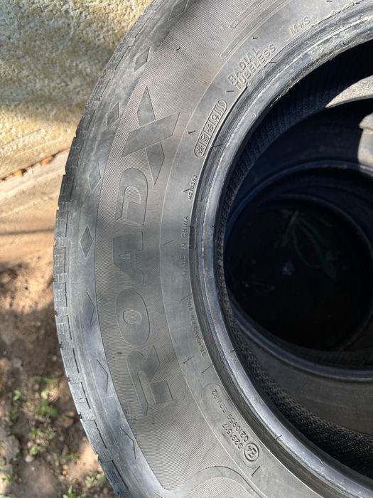 Продам шины летние ROADX  225/70 R16