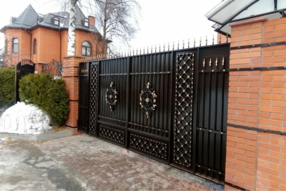 Ворота.калитка. Кованые ворота. Забор.