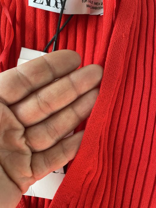 Червена рокля Zara