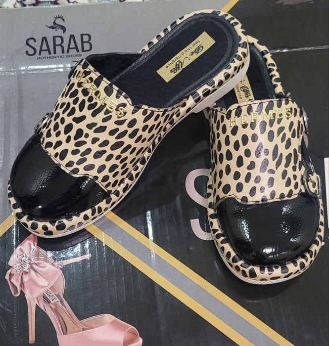 Yangi oyoq kiyimlar sotiladi razmerlari bor