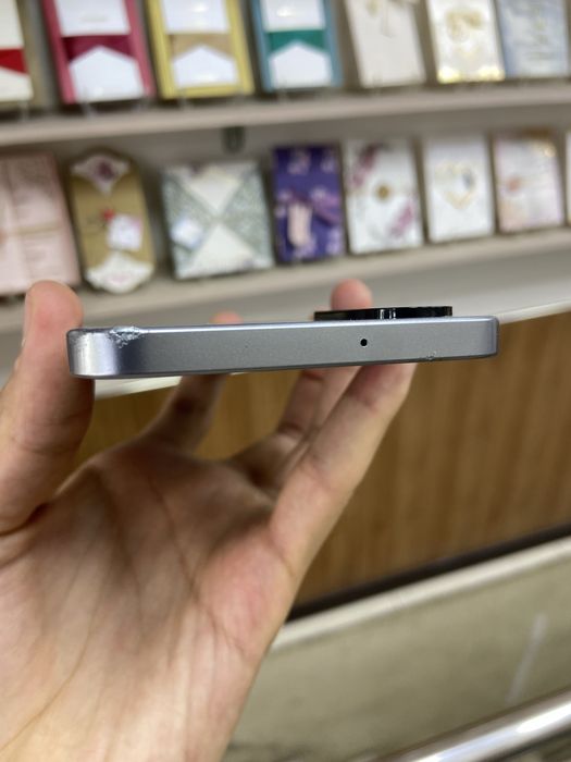 Samsung A17 6/128 ideal