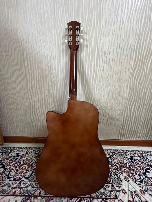 Акустическая гитара