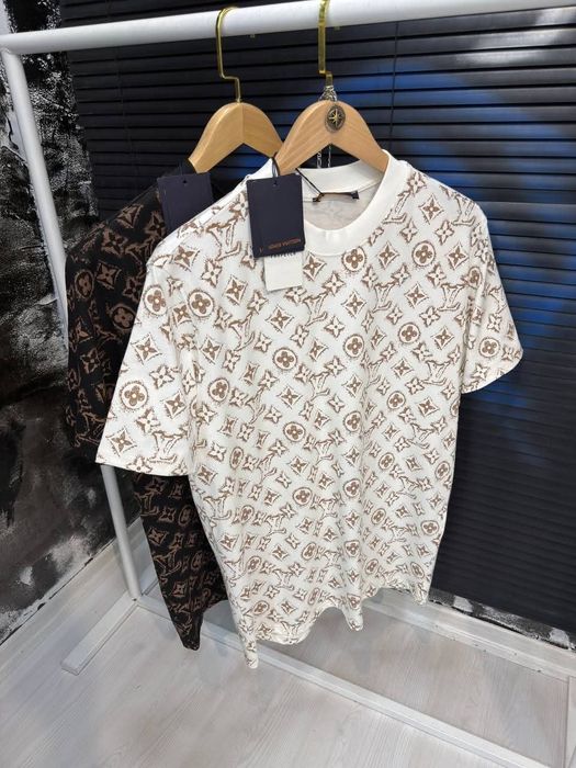 Мъжки тениски различни модели