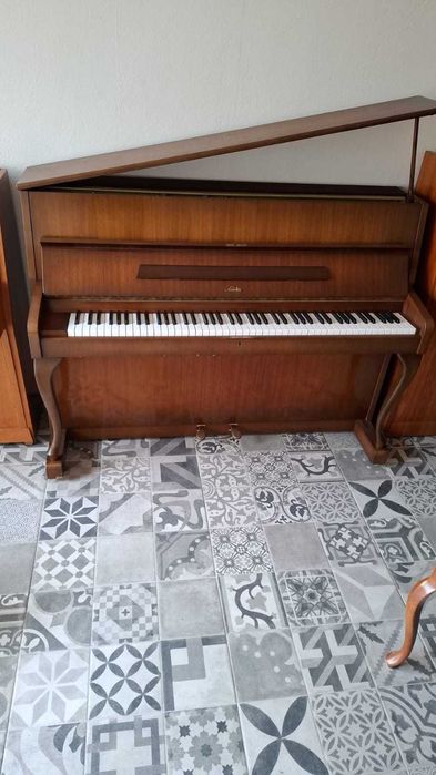 Акустично пиано Carl Sauter