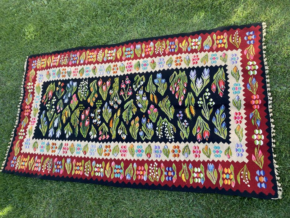 Covor Oltenesc țesut manual