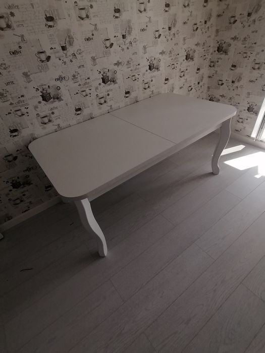 Стол и стулья в наличии