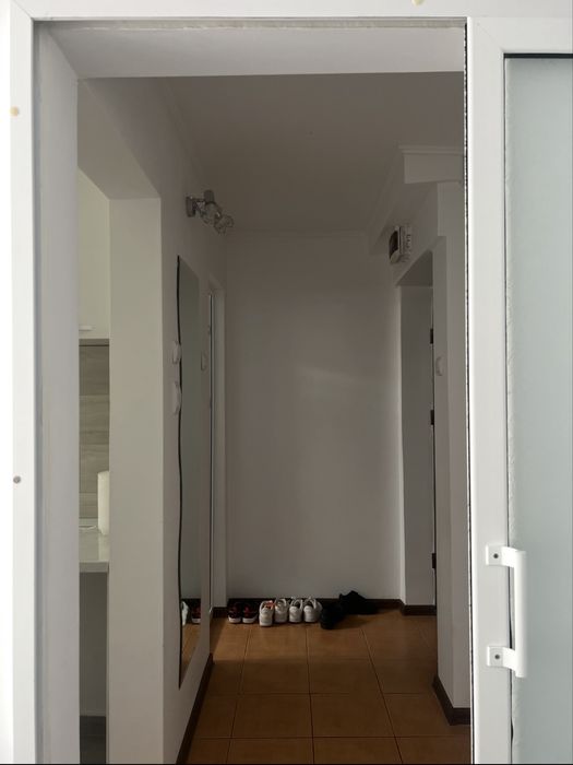 Apartament 2 camere semidecomandat de închiriat