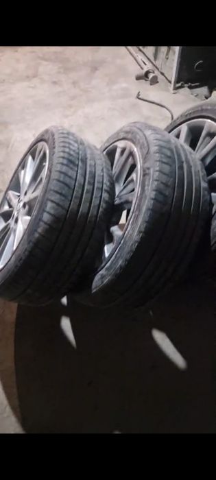 Продается диски с резиной