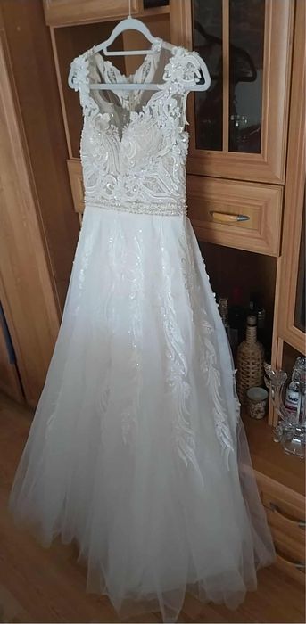 Vand rochie de mireasa marimea S/M