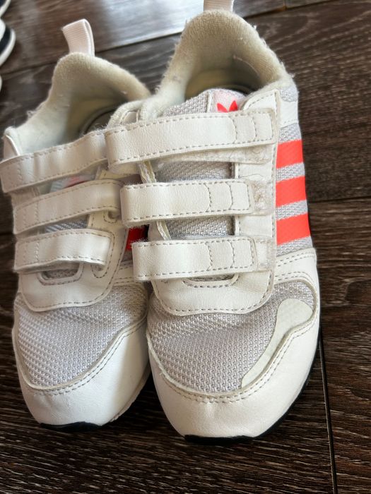 Ботуши и маратонки за момиченца