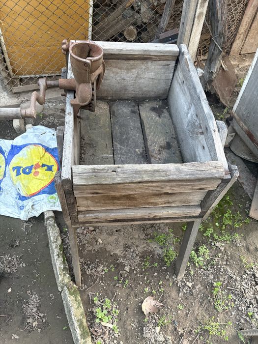 Ръчна машина за роненене на царевица