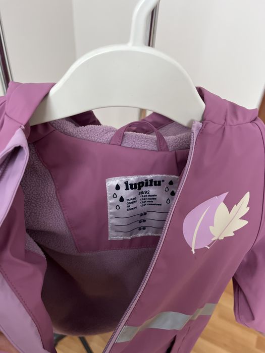 Продам детскую куртку для девочки