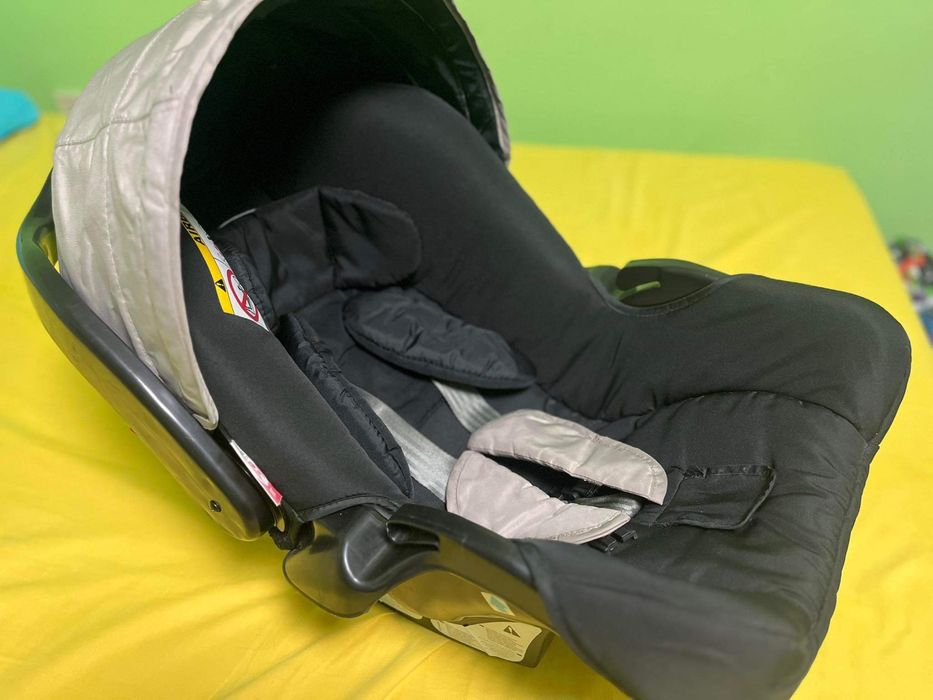 Столче/кош за кола за новородено - Graco