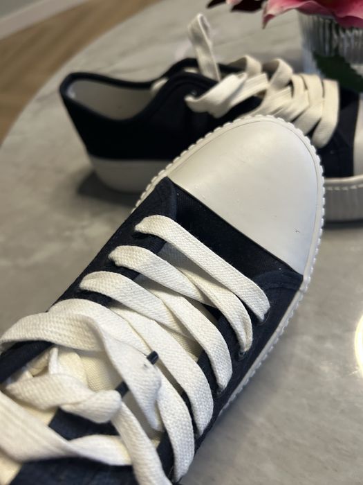 Чисто нови кецове GAP