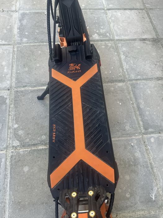 Продавам електрическа тротинетка KuKirin G2 Max