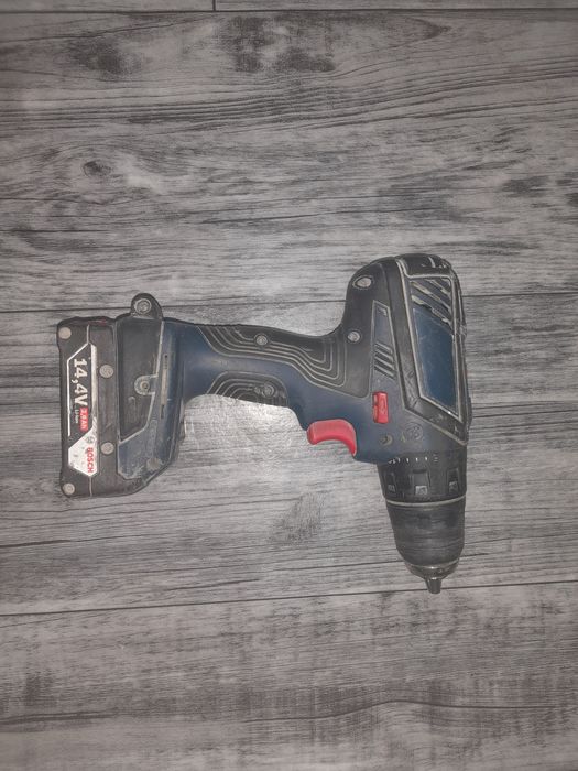 Шруповерт Bosch      .