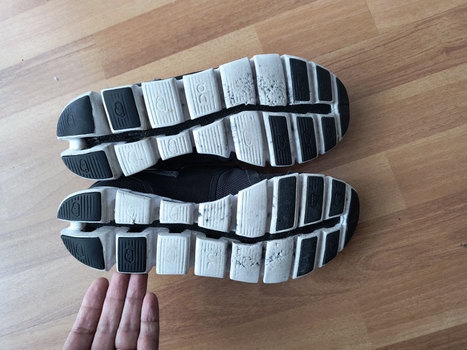 Adidași on runing Cloud 6 On Running  44( real cam 43)