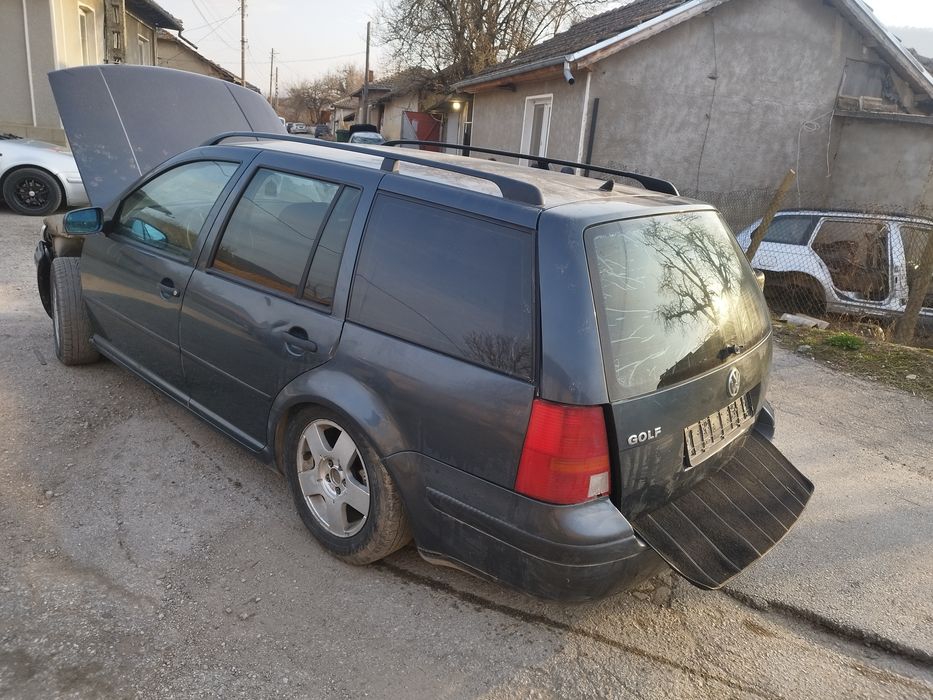 Продавам голф 4 1.6 16V 105 На части
