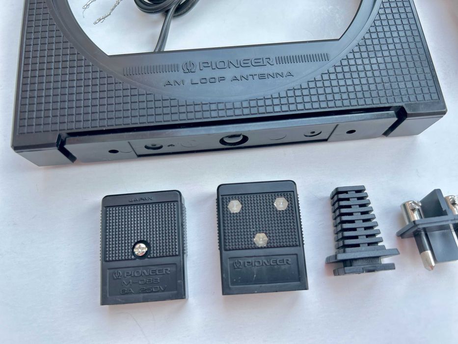 Комплект Pioneer- усилвател SA-550 и тунер TX-540L. Бонус- говорители!