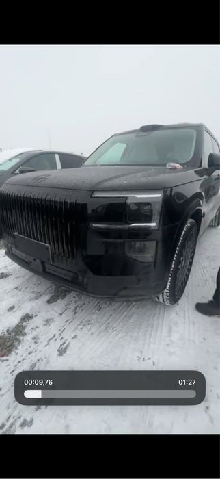 Zeekr 9 x Hyper  va Zeekr 9 X Ultra