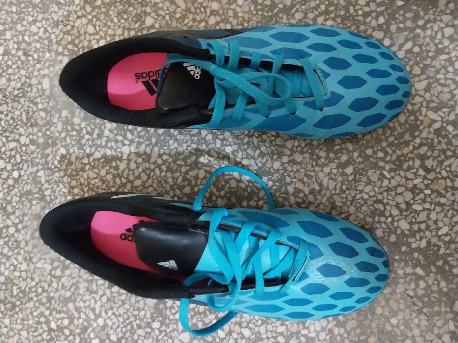 Футболни  обувки