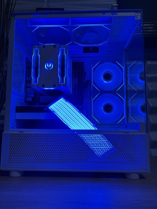 Бял геймърски компютър Ryzen 5600/RTX3060Ti/16 Ram/512 ssd/600W +ПОДАРЪК