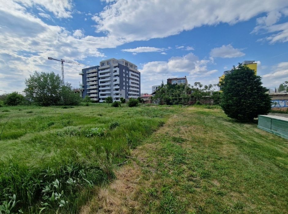 Inchiriez teren parcare sector 5 Marriot Catedrala Chirigiu