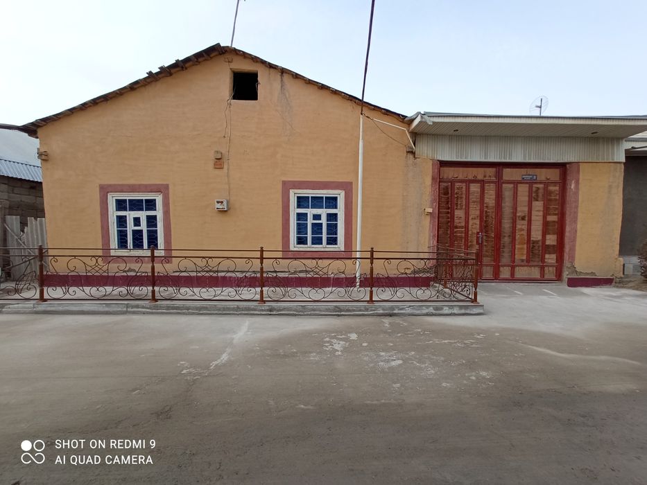 Ховли сотилади газ свет сув бор